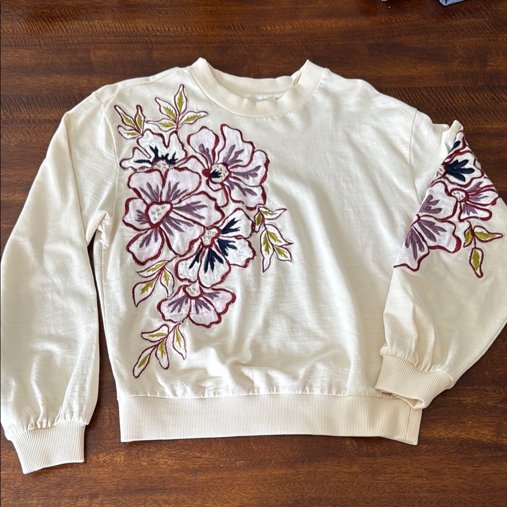 Floral Embroidered Anthropologie Lightweight Sweater | Small
